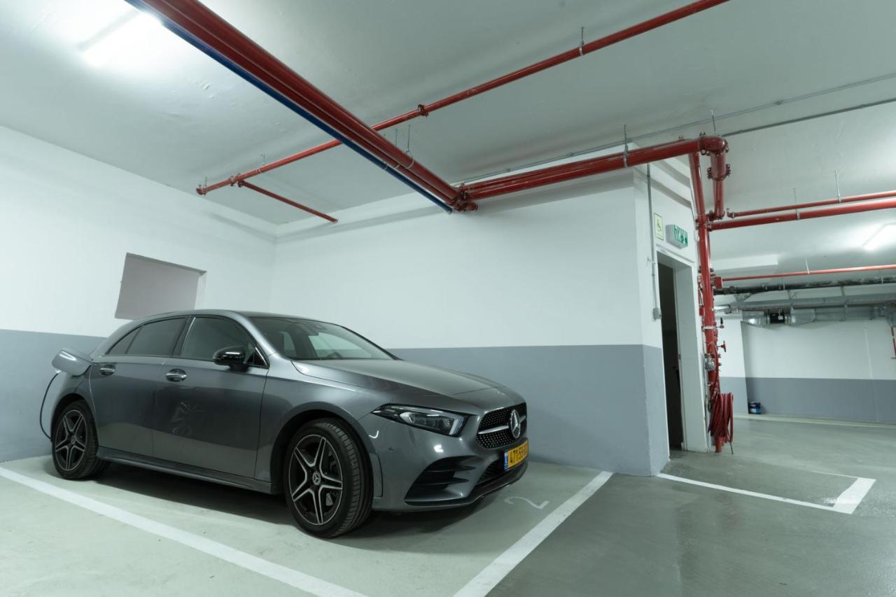 Hakerem New Luxury 3 And 2 Penthaus Apartment *